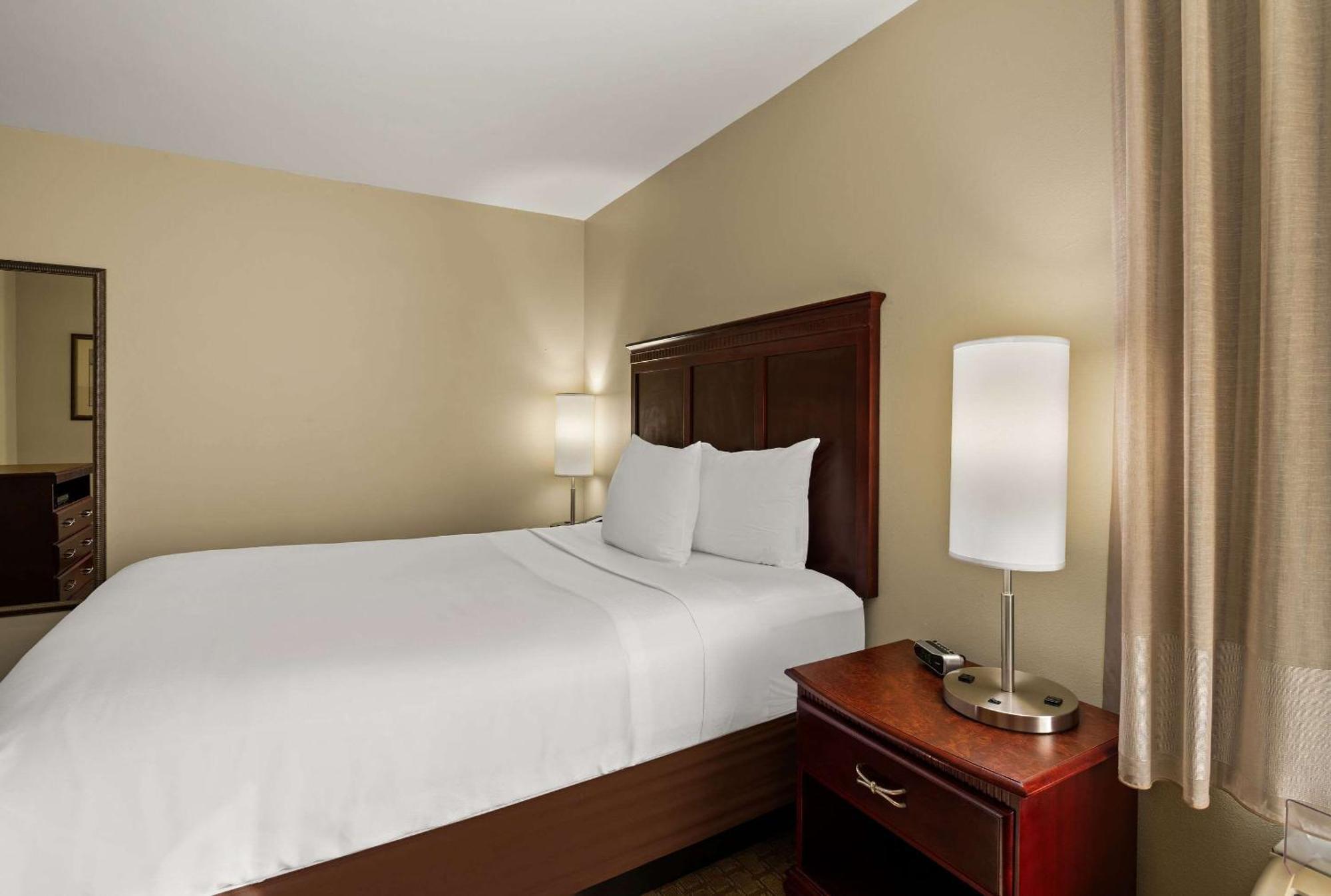 Mainstay Suites Houma Exteriör bild