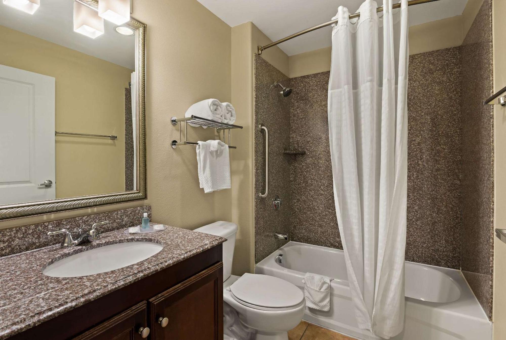 Mainstay Suites Houma Exteriör bild